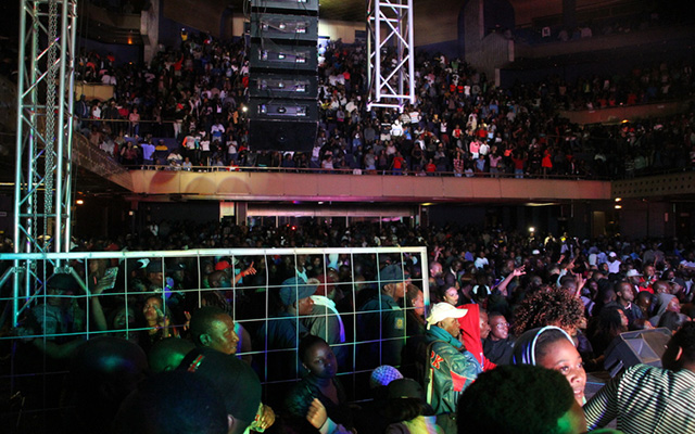 Part of the large crowd that turned up to watch Jah Prayzah and Mafikizolo 