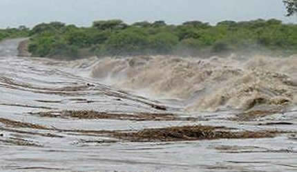 Floods kill dozens,  trap thousands in Somalia
