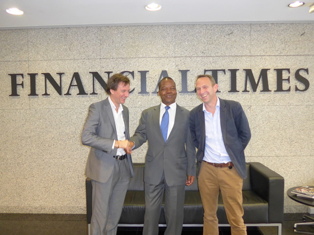 Reserve Bank governor Dr John Mangudya (centre) after an interview with New Financial Times editor David Pilling (left) and former southern Africa correspondent Andrew England