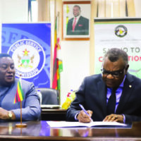 Public Service top officials sign integrity pledge