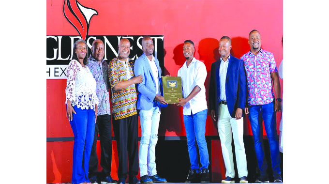 Zeengaz wins  best youth  business award