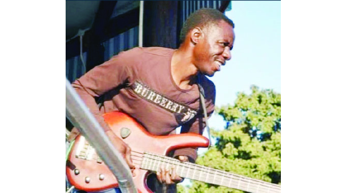 Macheso samples songs from new album . ....